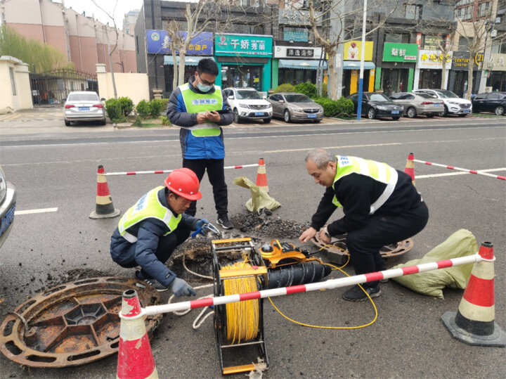 德州市政引进全地形机器人给管道“看病”！精准查找管道的问题点位