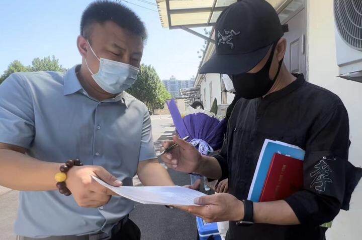 爷爷病逝捐献角膜 为即将高考的孙女上了一堂特殊的“生命教育课”