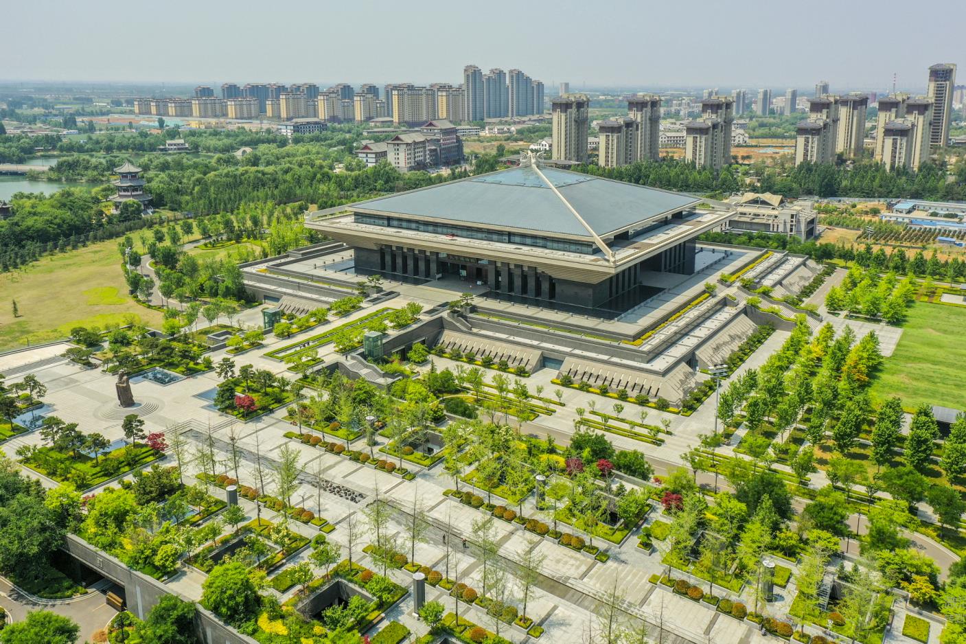 图为孔子博物馆 图为孔子博物馆