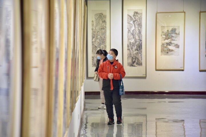 b0bdb940-3d73-480a-8bb5-0480ef92c37c.jpg