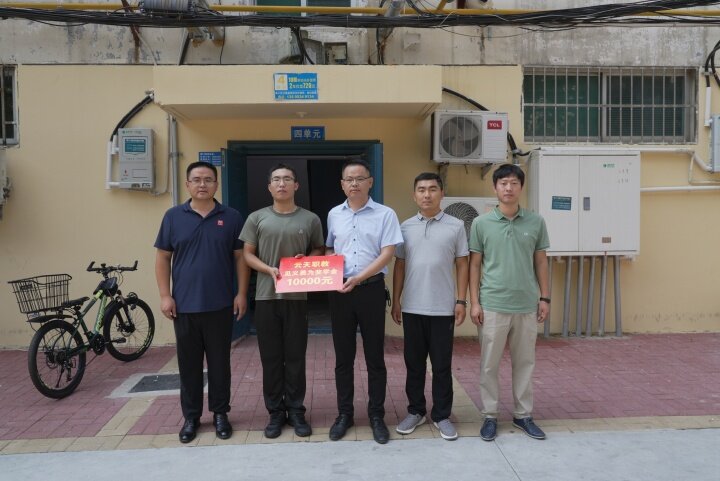 ec63a159-6fa5-49ee-b7b7-40c945c94f75.jpg