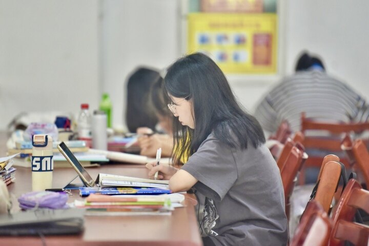 cb11efe4-a9e3-4eec-9ba0-85fa948f7a39.jpg